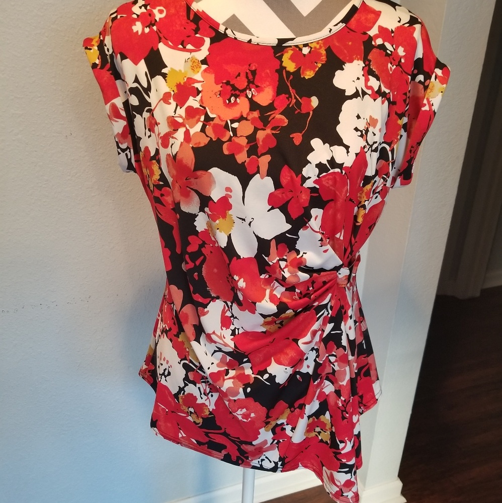 Floral print short sleeve top